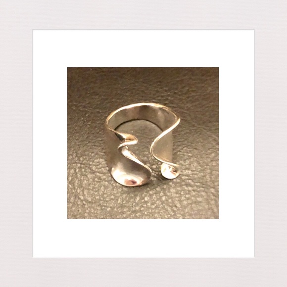 🔴 3 for $25 | Adjustable Wave Band Ring | Silver - Picture 4 of 8
